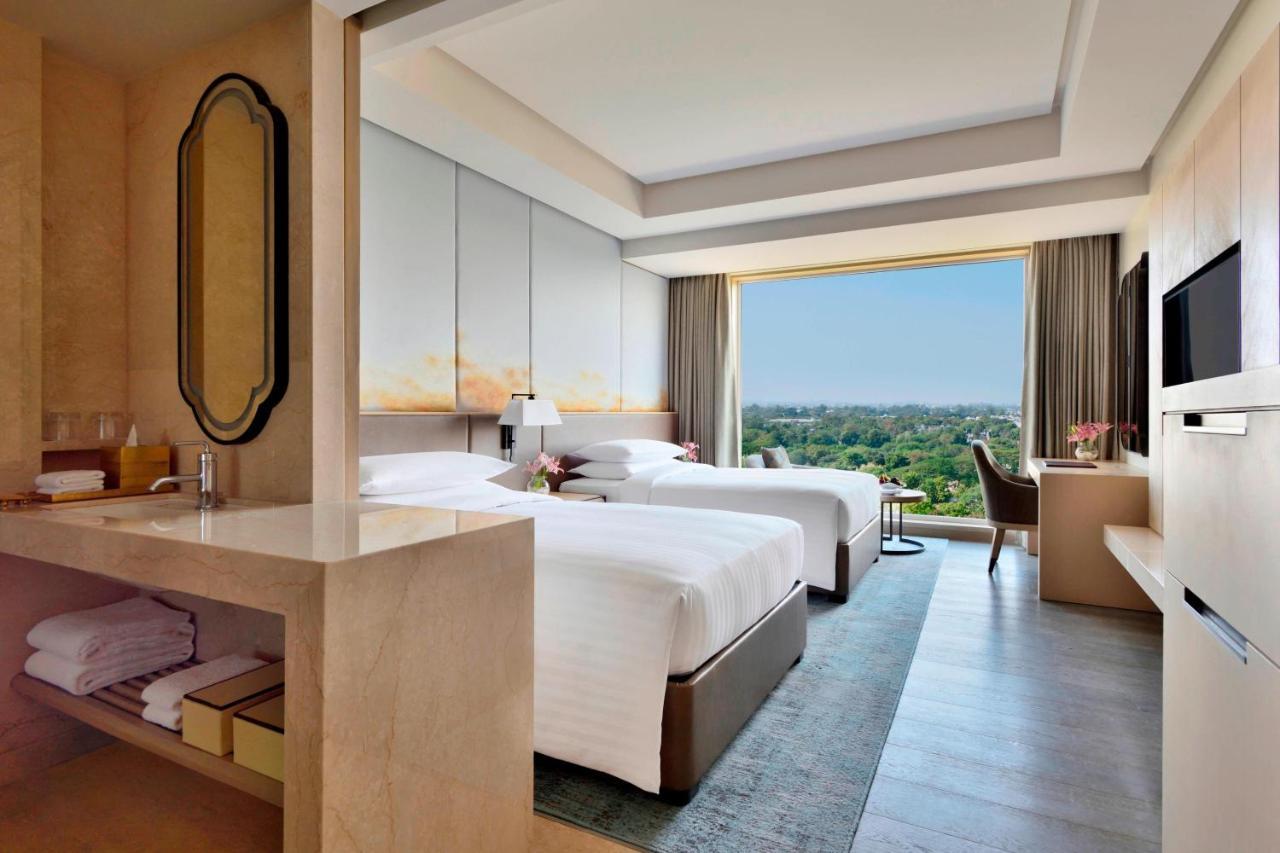 Indore Marriott Hotel Екстер'єр фото